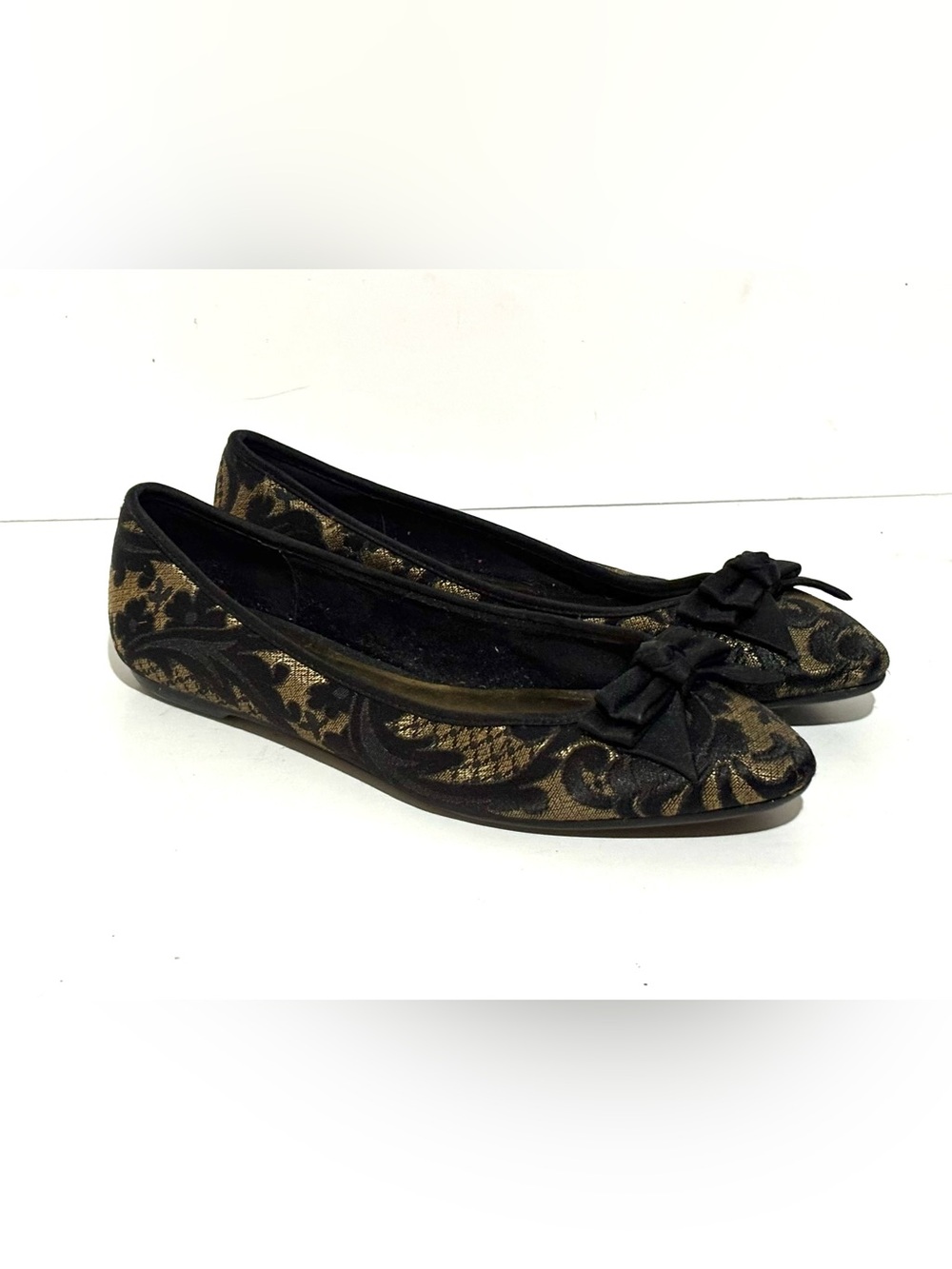 ANN TAYLOR LOFT Black Gold Lace Bow Pointed Toe Ballet Flats Goth Women's 7M
